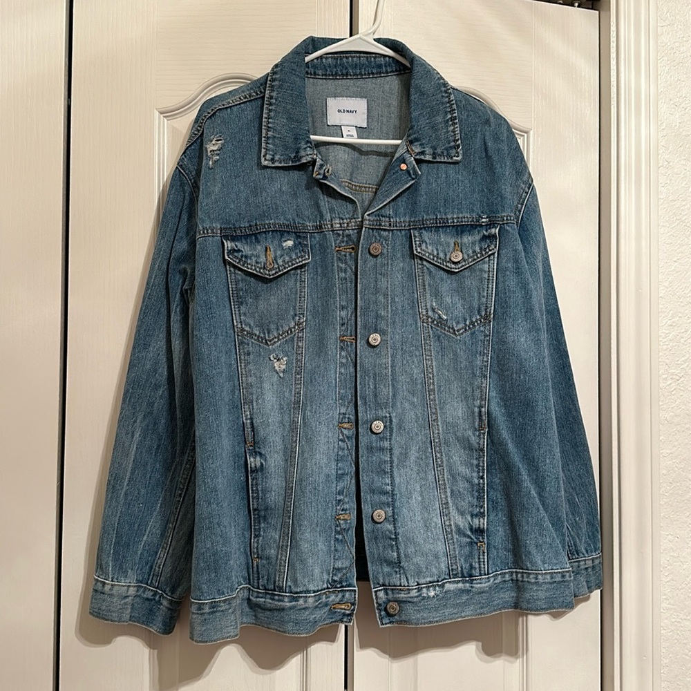 Oversized blue jeans jacket ( a bit distressed)